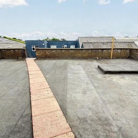 4 Bedroom Property Close To The Harry Potter Studio And Watford Junction Watford (Hertfordshire) Exterior foto